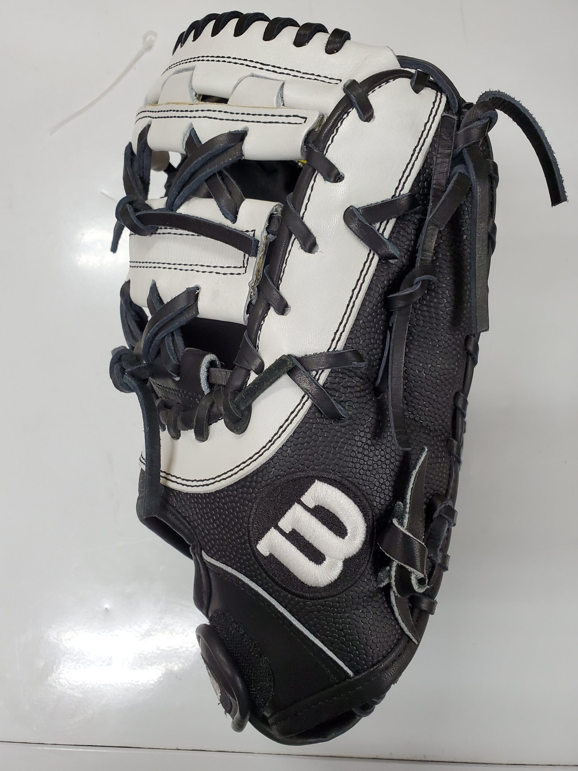 New Wilson A2000 FPBM Fast Pitch First Base Glove 12 FREE SHIPPING