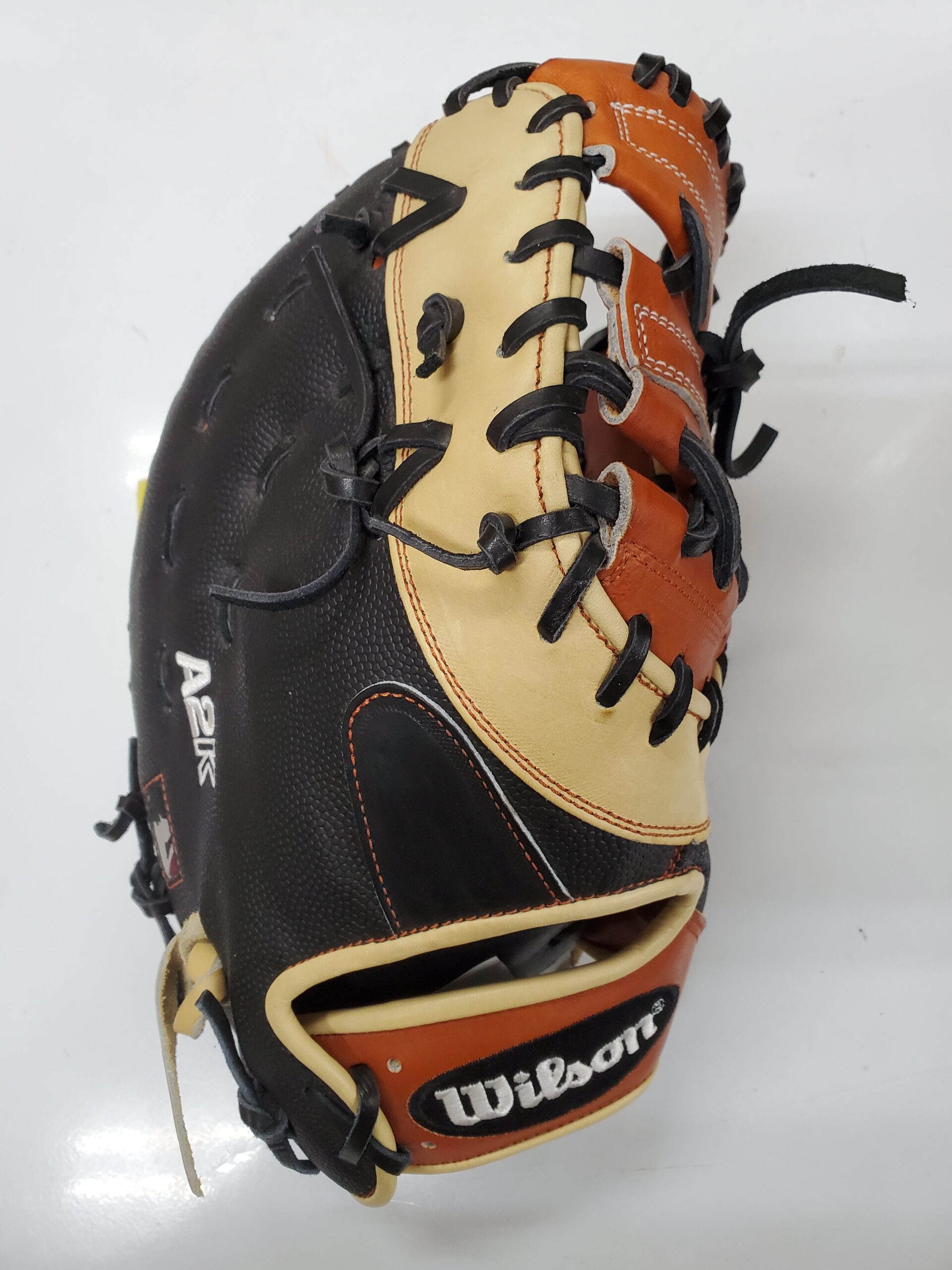 New Wilson A2K 1617 Right Hand Throw First Base Glove 12.5 FREE SHIPPING